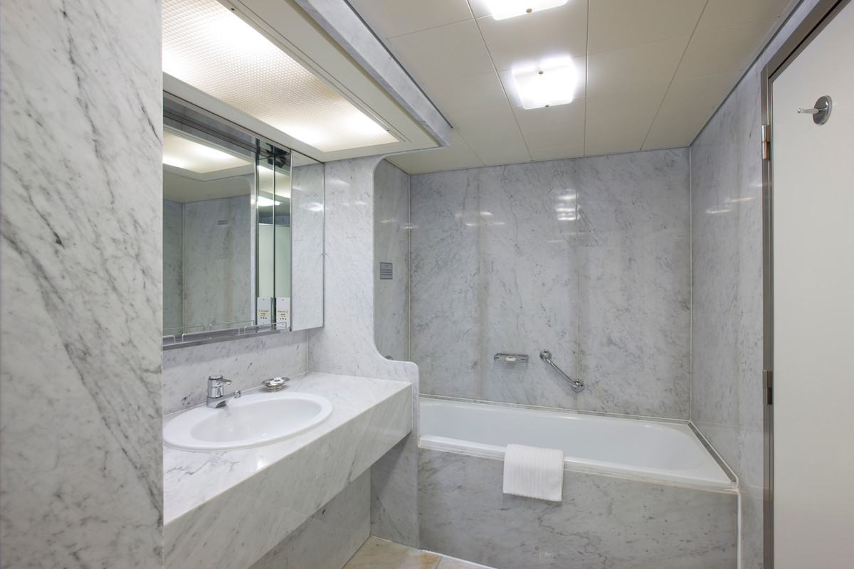 ACL ambience Suite - bathroom.jpg